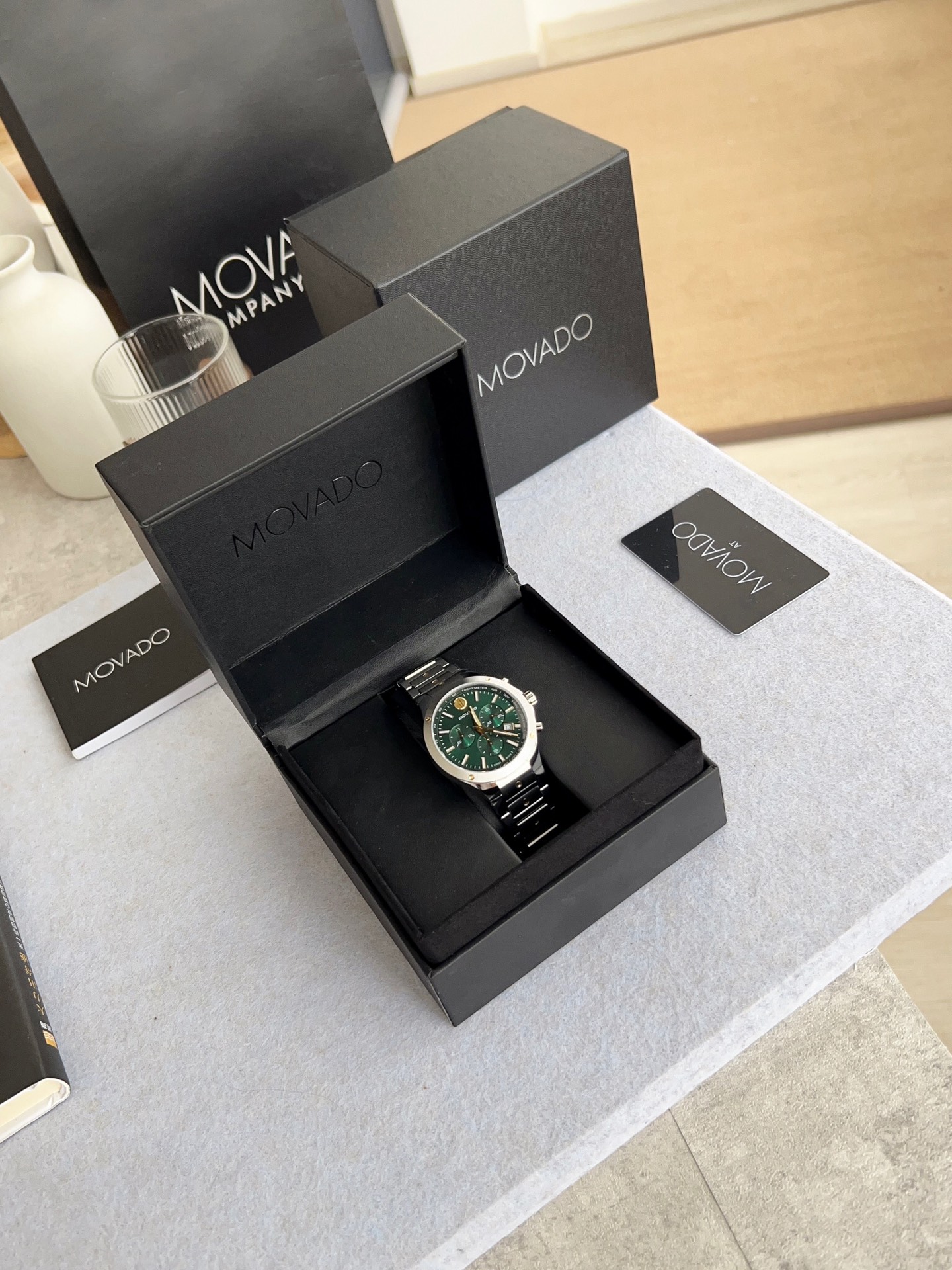 Часы Movado