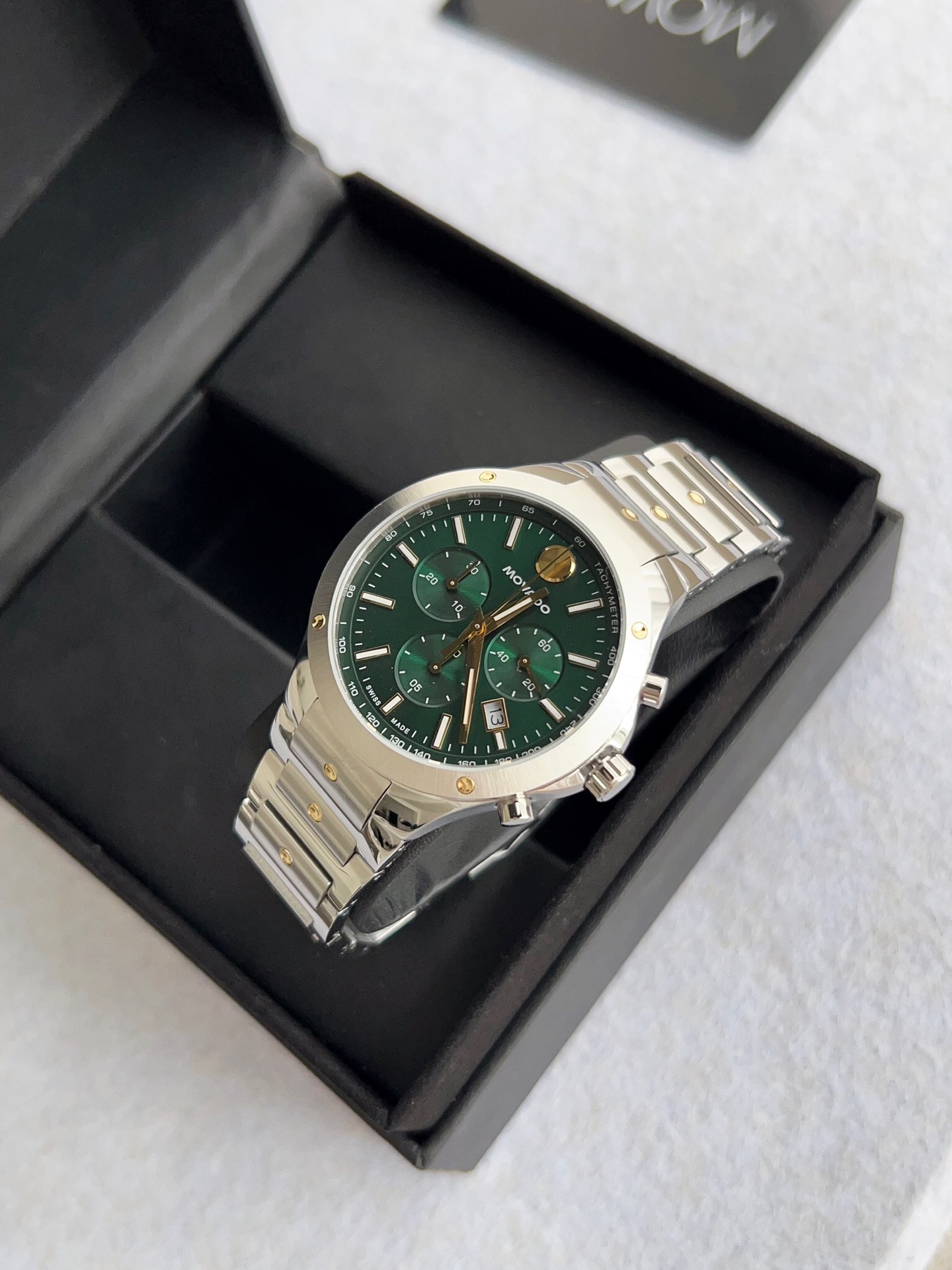 Часы Movado