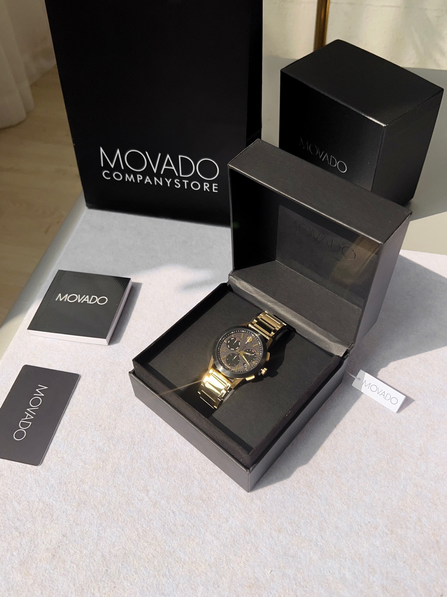 Часы Movado