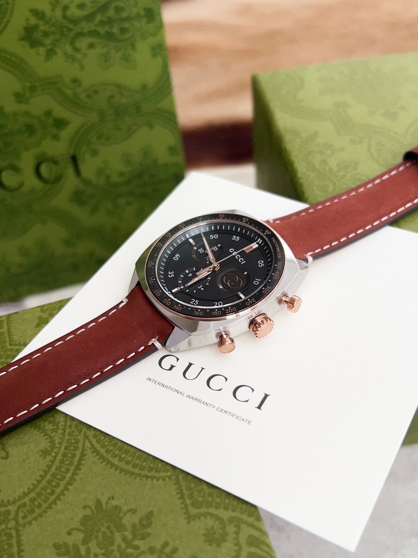 Часы Gucci