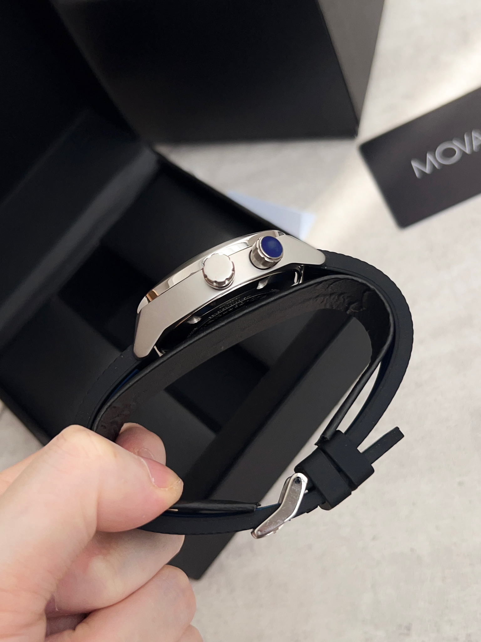Часы Movado