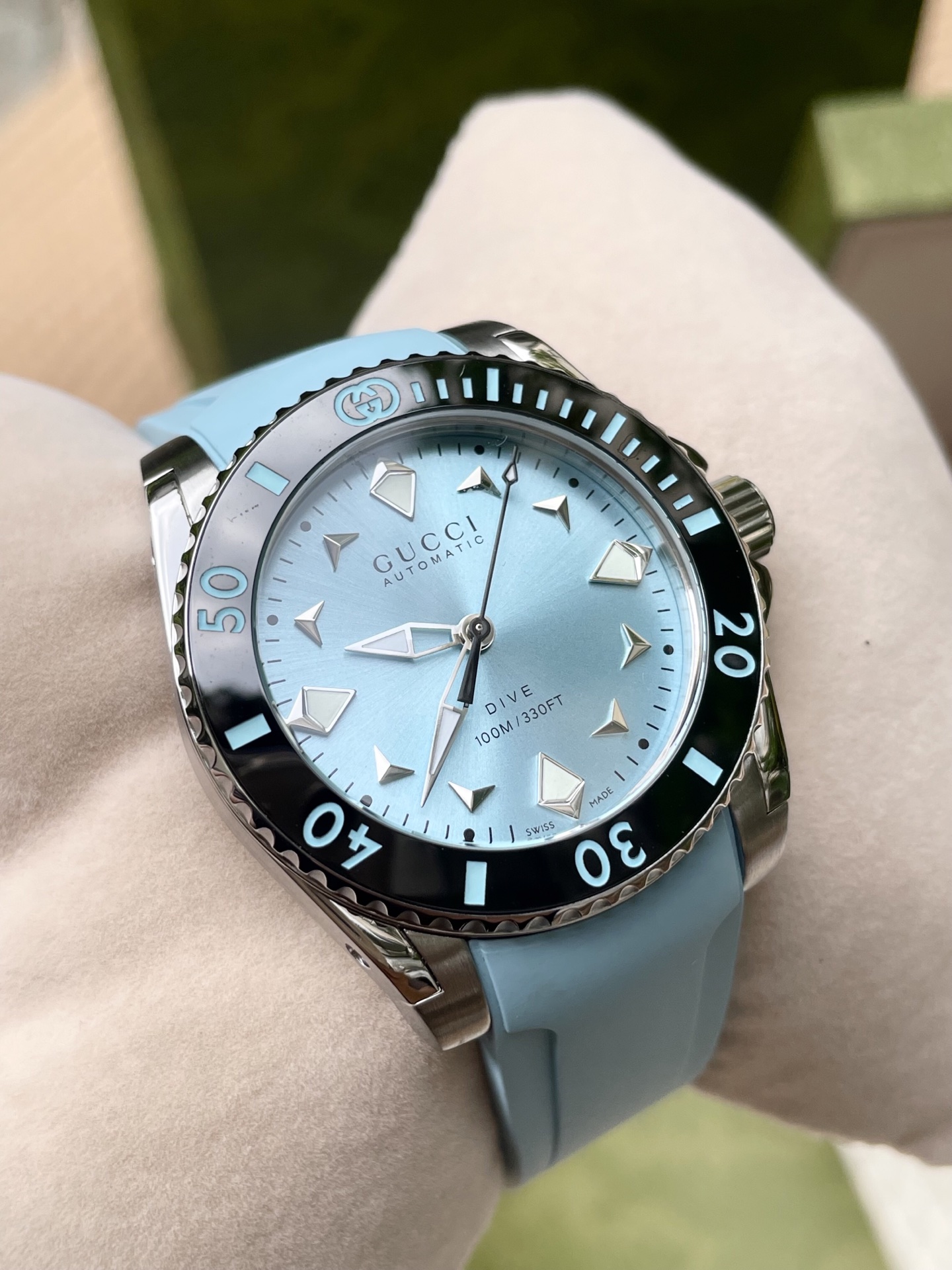 Часы Gucci