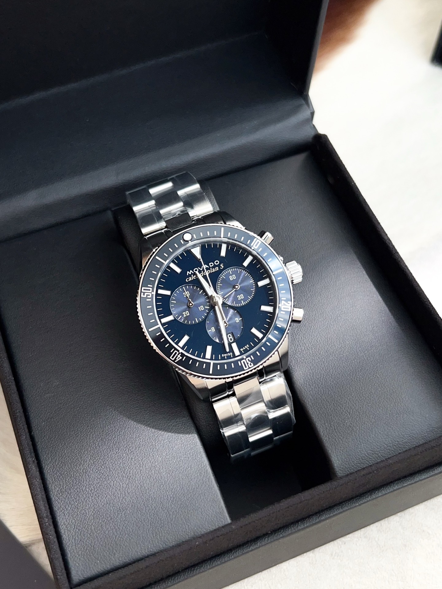 Часы Movado