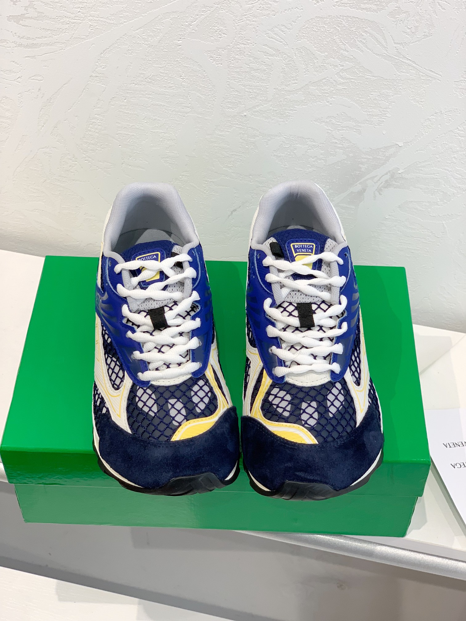 NO:263496,Factory direct sales, high-end version, original 1:1 couple model, new men's model, BV Orbit sneakers, same as Wang Yibo, couple model, dad Runner sneakers, lightweight technology mesh fabric, paired with geometric pattern, rubber outsole. The outsole is made of color-blocked TPU outsole, size women's shoes 35-40, men's shoes 39-45, casual shoes/sports shoes, bottega veneta, sneakers19860909工厂直销 高端版本 原版1:1情侣款 男款新款上架BV Orbit运动鞋 王一博同款 情侣款老爹Runner运动鞋,采用轻质科技网布面料.搭配几何图案设计橡胶外底.大底选用拼色TPU大底 码数女鞋35-40 男鞋39-45,休闲鞋/运动鞋,bottega veneta,sneakers,Women's Shoes