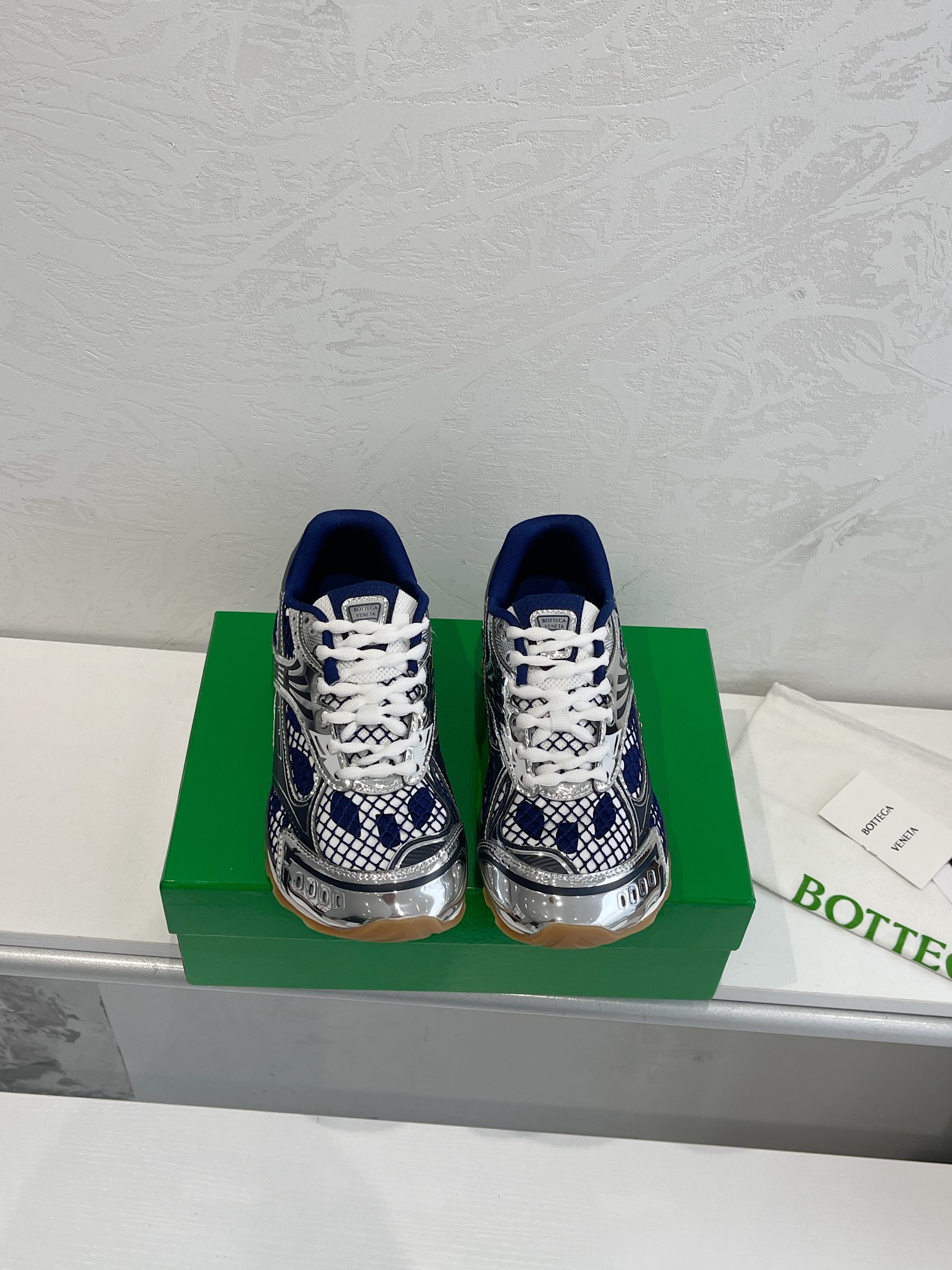 NO:263507,2025 new colors, high-end version, original 1:1 couple model, new men's new style, BV Orbit sneakers, same style, Wang Yibo, couple model, Dad Runner sneakers, lightweight technology mesh fabric, paired with geometric pattern, rubber outsole. The outsole uses color-blocking TPU outsole, size women's shoes 35-40, men's shoes 39-45, casual shoes/sports shoes, bottega veneta, sneakers198609092025新色 高端版本 原版1:1情侣款 男款新款上架BV Orbit运动鞋 王一博同款 情侣款老爹Runner运动鞋,采用轻质科技网布面料.搭配几何图案设计橡胶外底.大底选用拼色TPU大底 码数女鞋35-40 男鞋39-45,休闲鞋/运动鞋,bottega veneta,sneakers,Women's Shoes