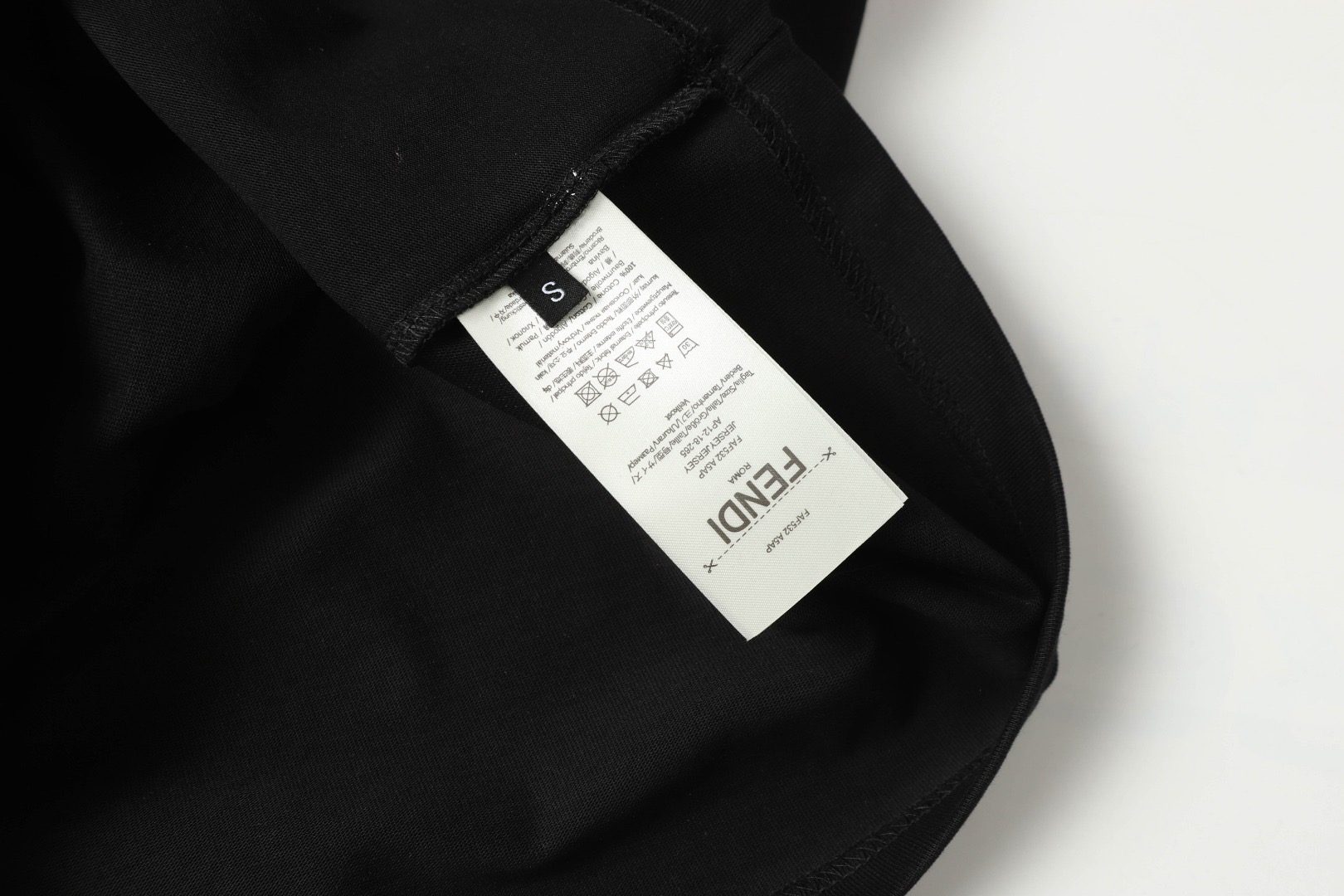 Fendi Fendi 2025春夏新款 唐老鸭印花圆领短袖tee