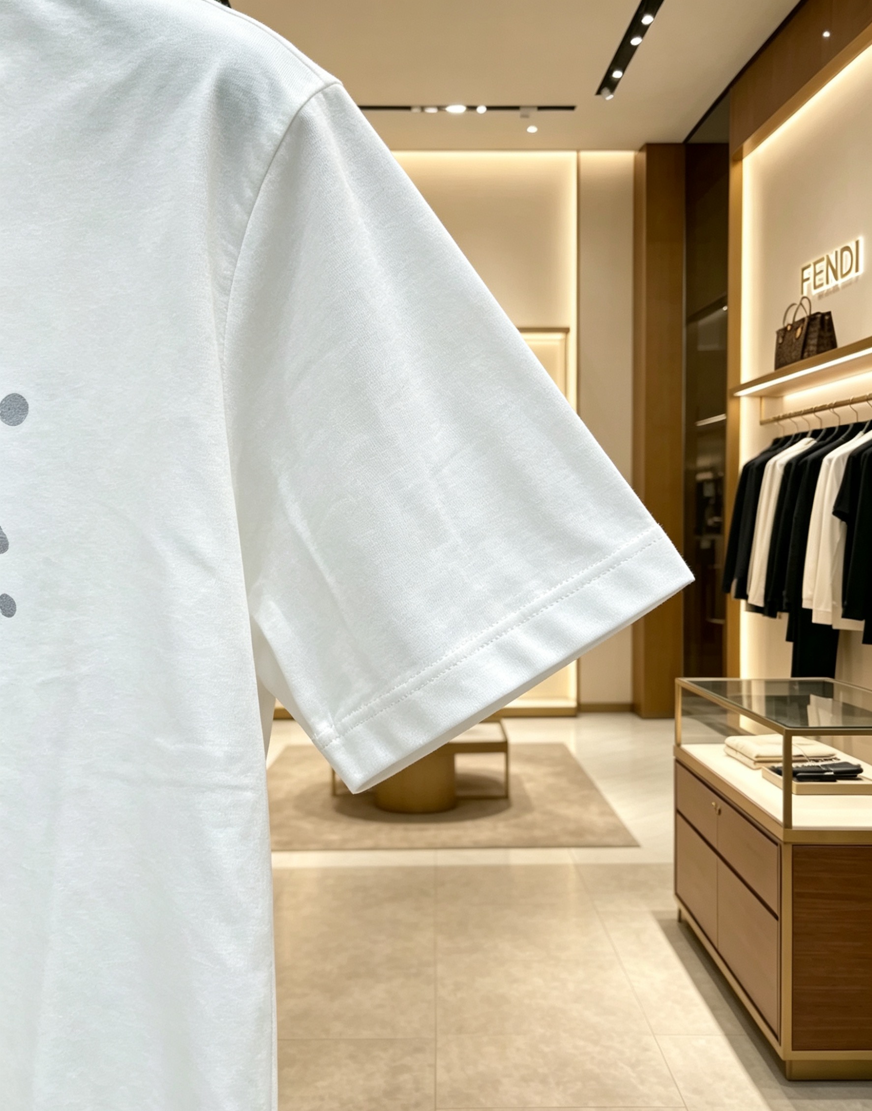Fendi Fendi 2025春夏新款 唐老鸭印花圆领短袖tee