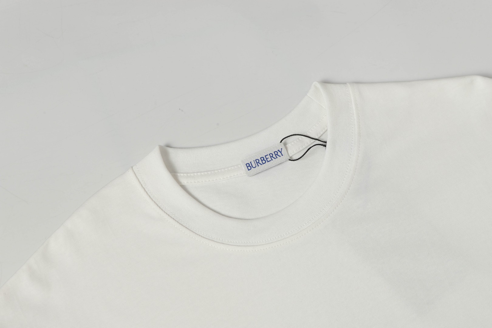 Burberry BBR 2025春夏新款 战马印花圆领短袖tee