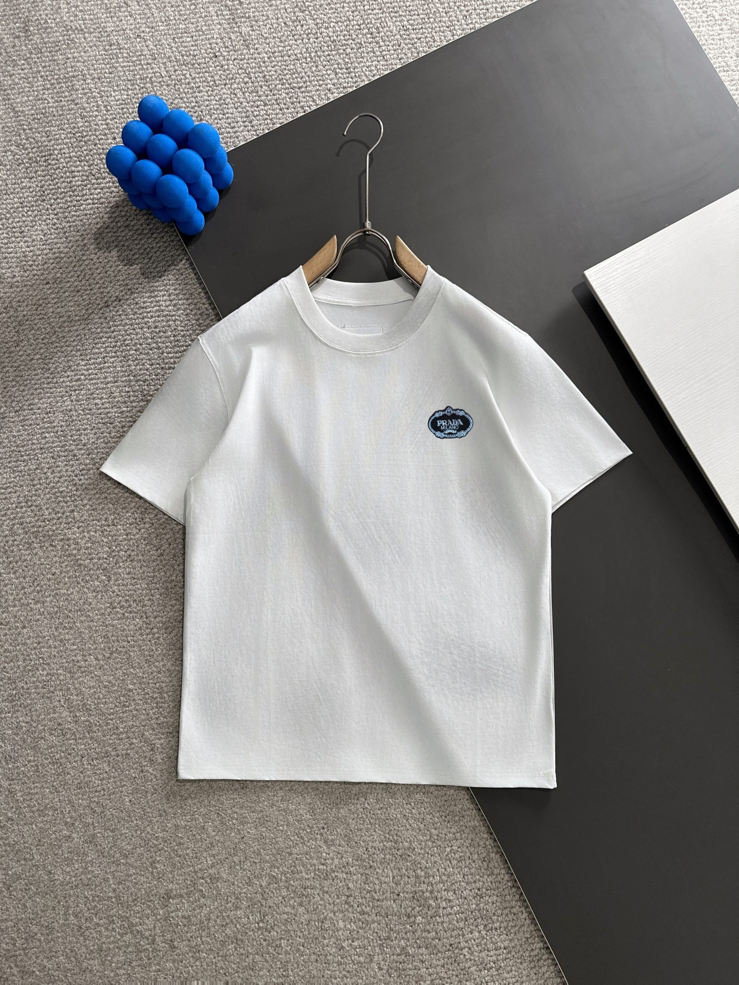 Envío al día siguiente PRADA Prada 2025 verano diseño para hombre teñido anudado cuello redondo camiseta de media manga…