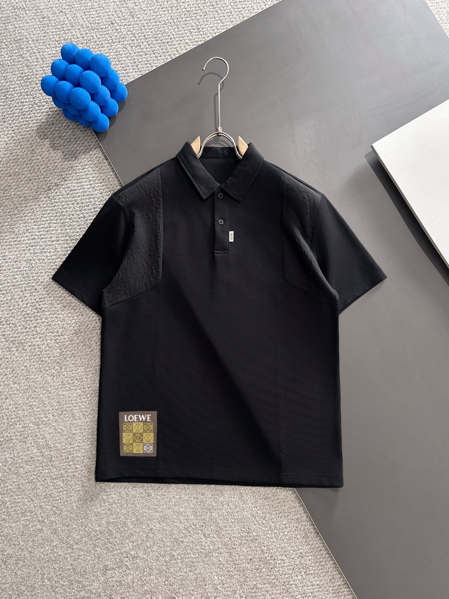 🅿️135 Envío al día siguiente, Loewe 2025 camiseta de cuello vuelto con textura de gofre y paneles de alta gama, estilo…
