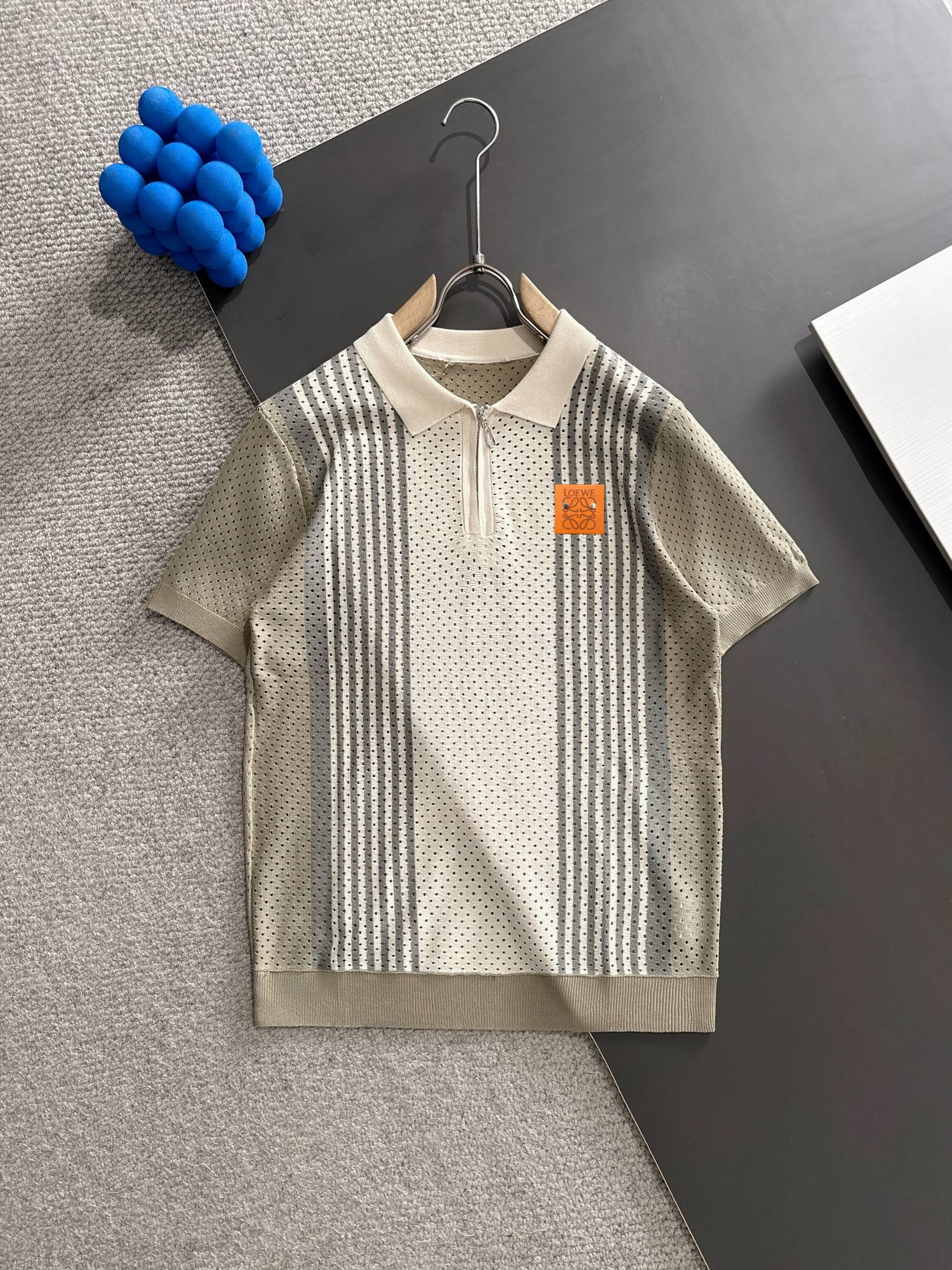 🅿️165 Envío al día siguiente, Loewe LOEWE camiseta de manga corta de punto con cuello vuelto y calado, nueva temporada…