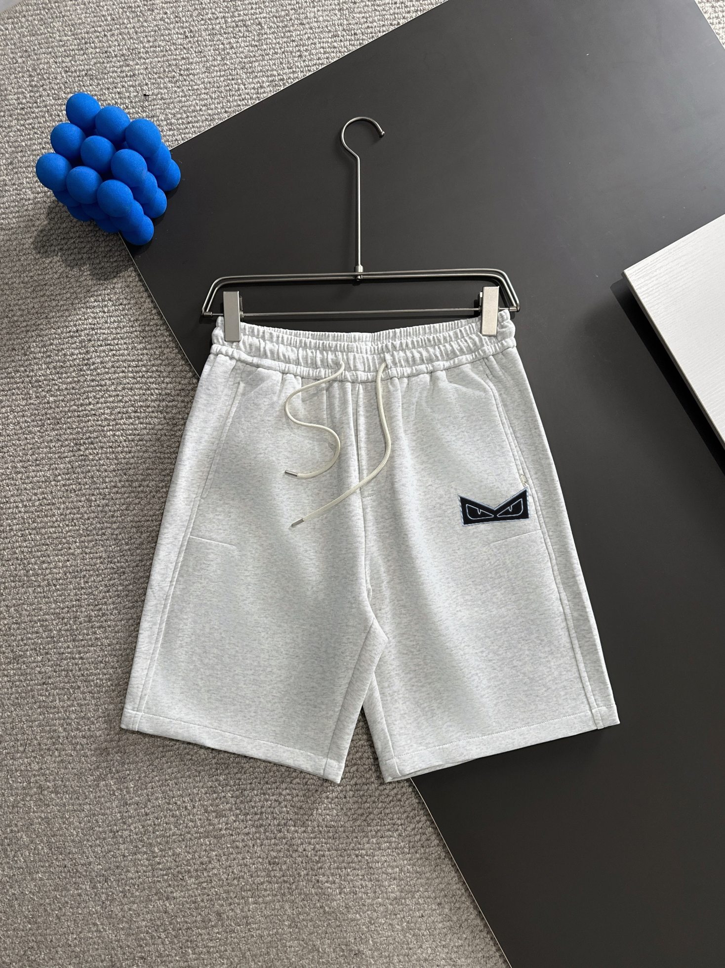 Envío al día siguiente Alta calidad Fendi/FENDI 2025 primavera-verano nuevo diseño de alta costura pantalones cortos ho…