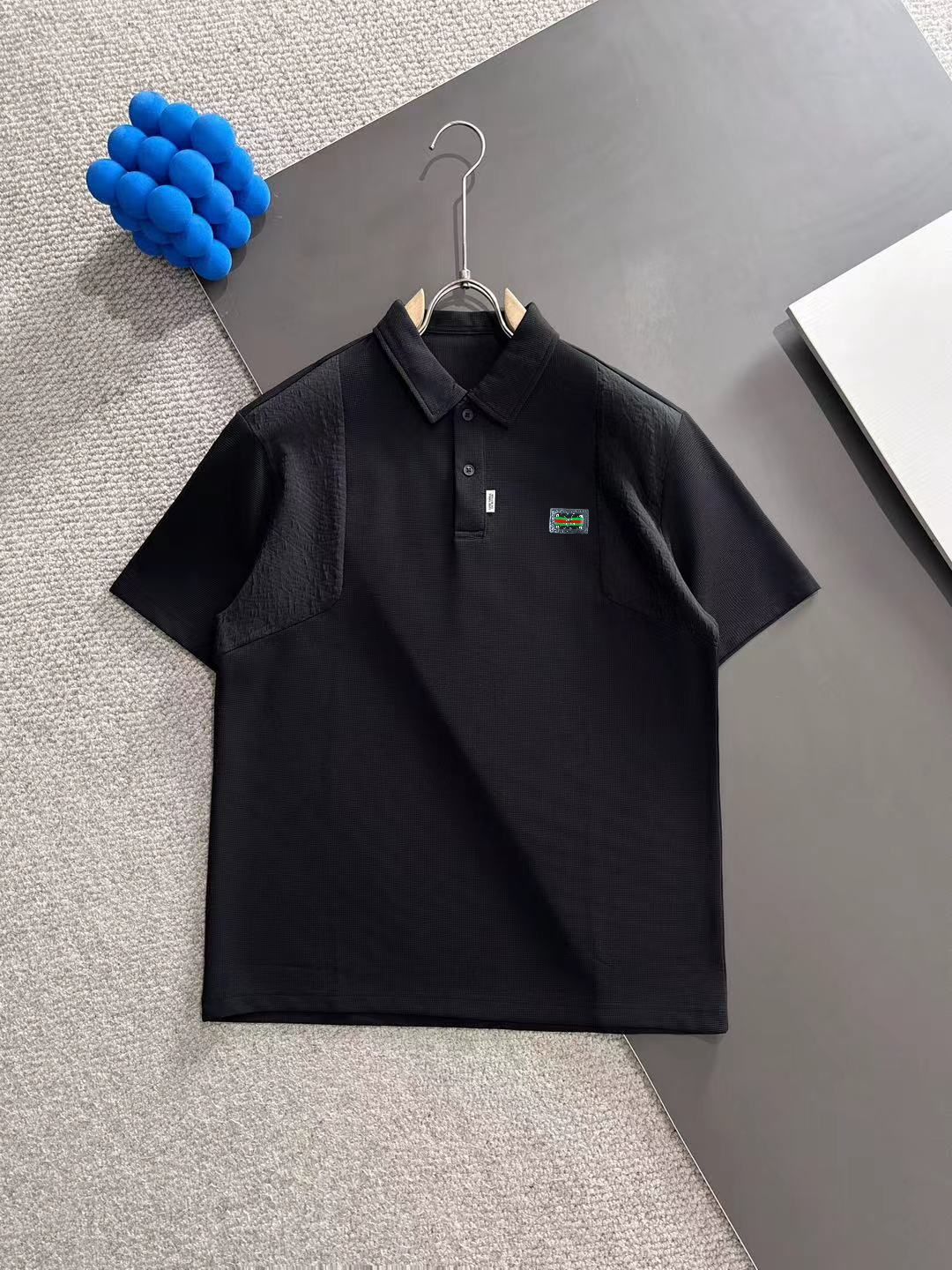 Envío al día siguiente. Gucci 2025 textura de alta gama con waffle de parches, camiseta de cuello redondo de verano lig…