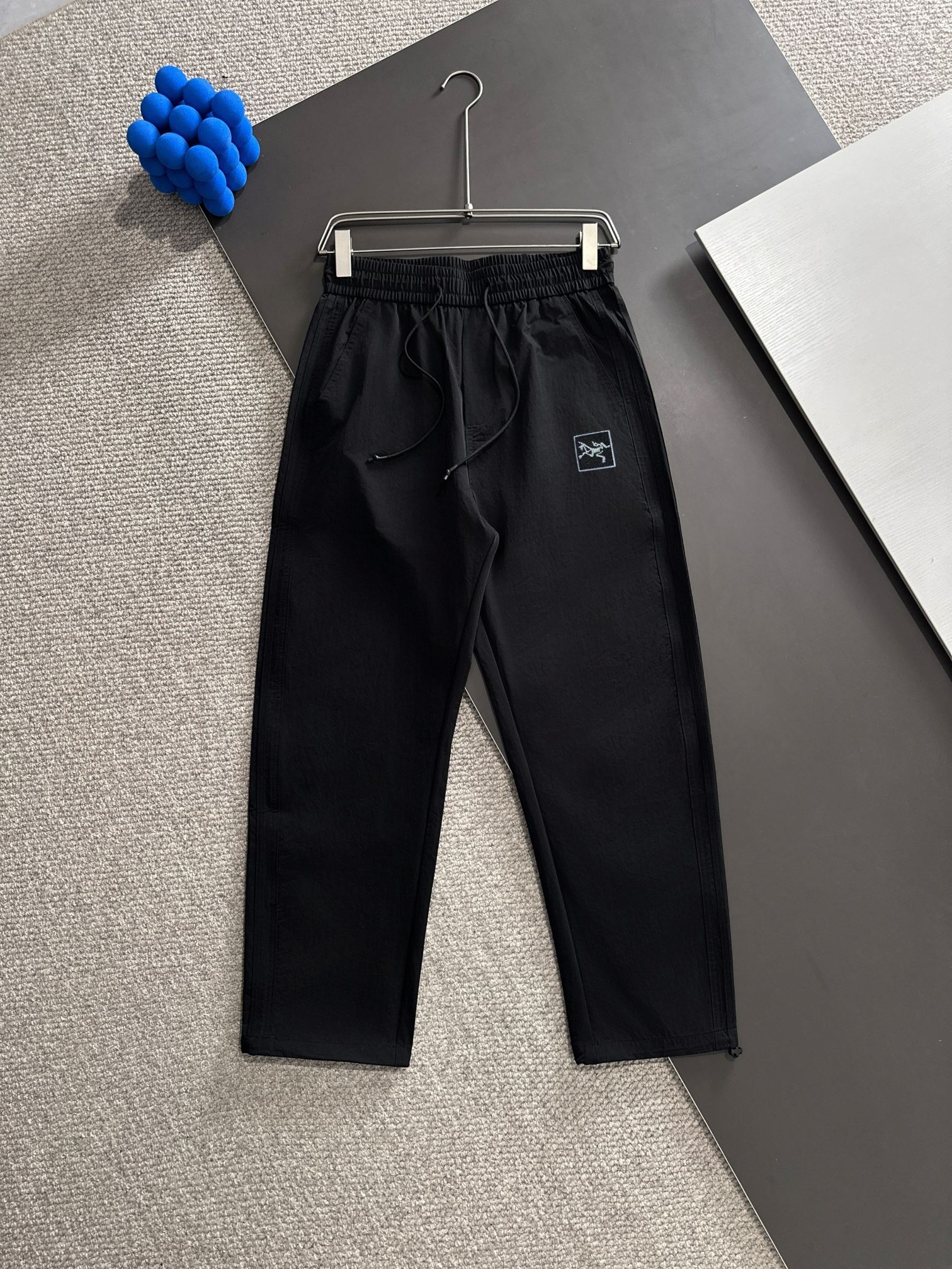 Envío al día siguiente Arc'teryx 2025 primavera y verano nuevos pantalones casuales con banda elástica, telas finas con…
