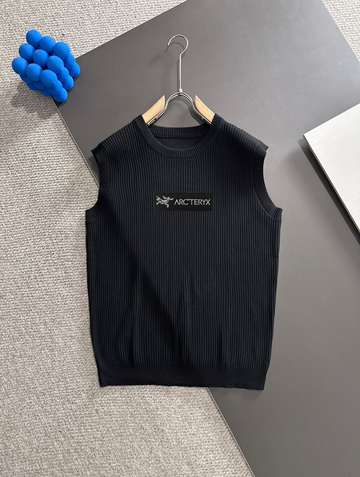 Envío al día siguiente Chaleco tejido con cuello redondo para hombre Arc'teryx 2025 de alta calidad para primavera y ve…