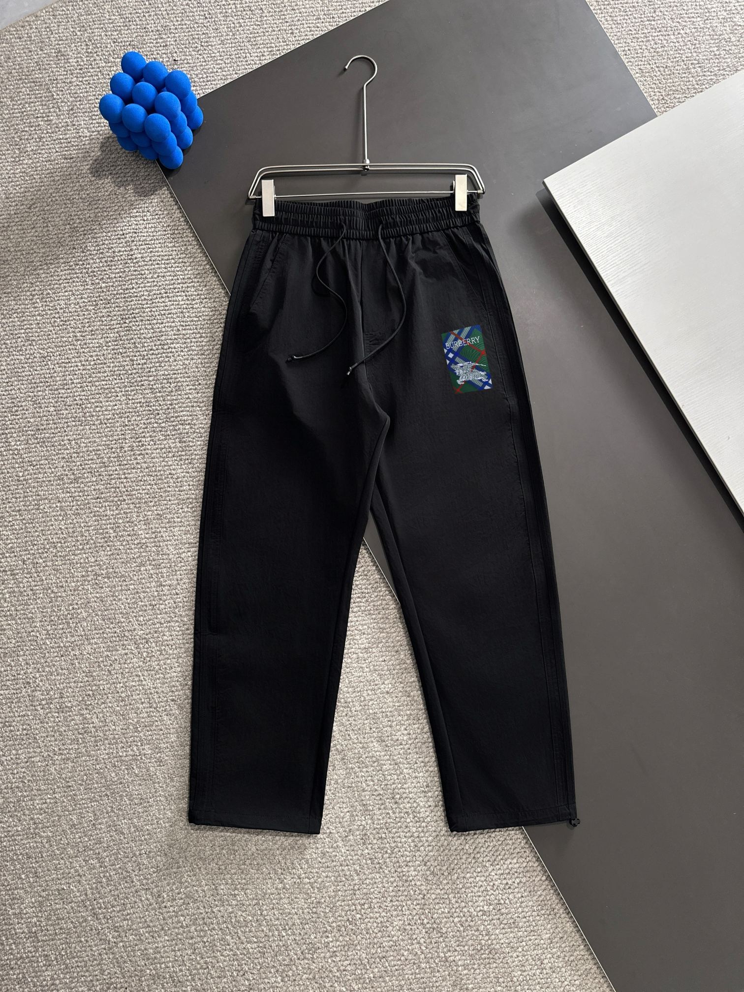 Envío al día siguiente Burberry/BURBERRY 2025 primavera y verano nuevos pantalones casuales con banda elástica, telas f…
