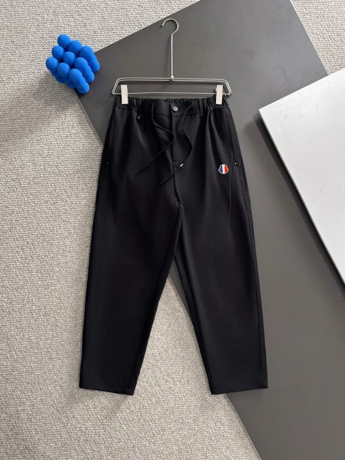 Moncler Men's Fall 2025 Elastic Waistband Casual Solid Color Loose Trousers 2 Moncler Men's Fall 2025 Elastic Waistband Casual Solid Color Loose Trousers
