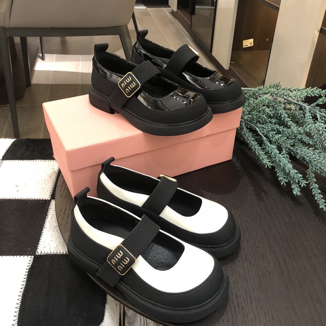 Miu Miu Classic Luxury Leather Shoe Loafer Ref.905C620D 8