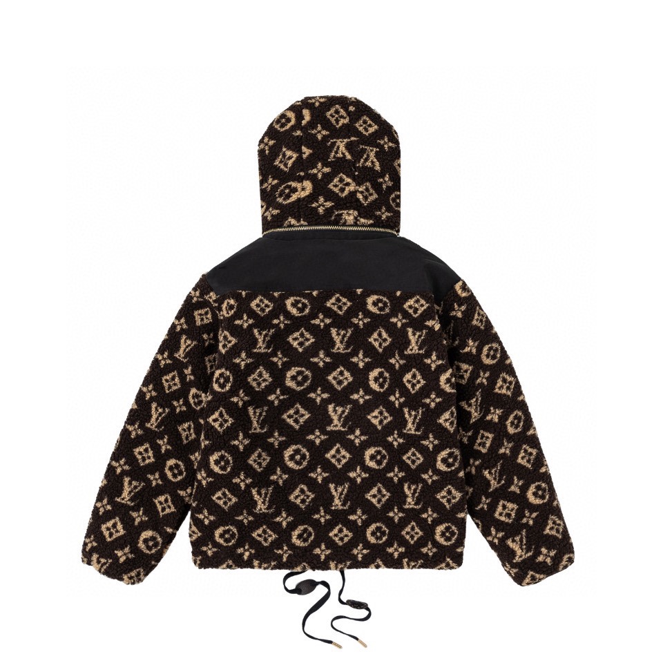 LV 童装,男女童外套,老花泰迪羊羔毛棉服,连帽可拆卸,派克大衣结合羊羔绒面材质呈现别样质感,于寒冷冬日带来浓浓暖意,蓬松软乎乎的,内里夹棉 2