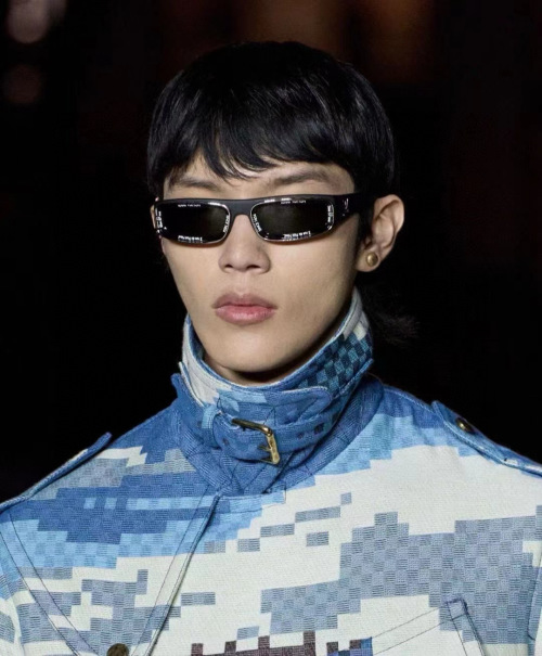 Louis Vuitton Square Frame Sunglasses - Stylish, Trendy, and Versatile Eyewear