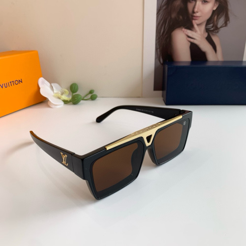 Louis Vuitton Classic Square Sunglasses - عصري ومتعدد الاستخدامات 1 Louis Vuitton Classic Square Sunglasses - عصري ومتعدد الاستخدامات