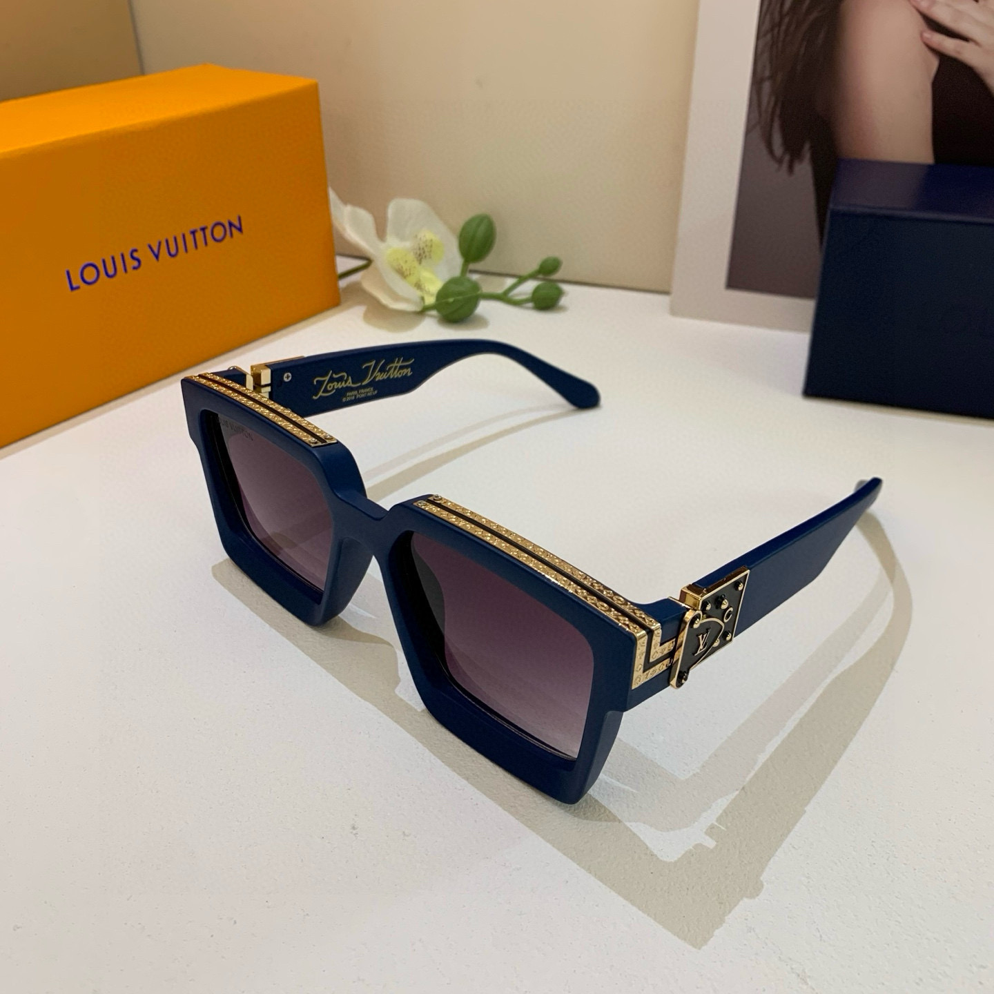 Louis Vuitton Trendy Square Sunglasses - Stylish and Protective Eyewear 3 i1749222681783 4929 0 1
