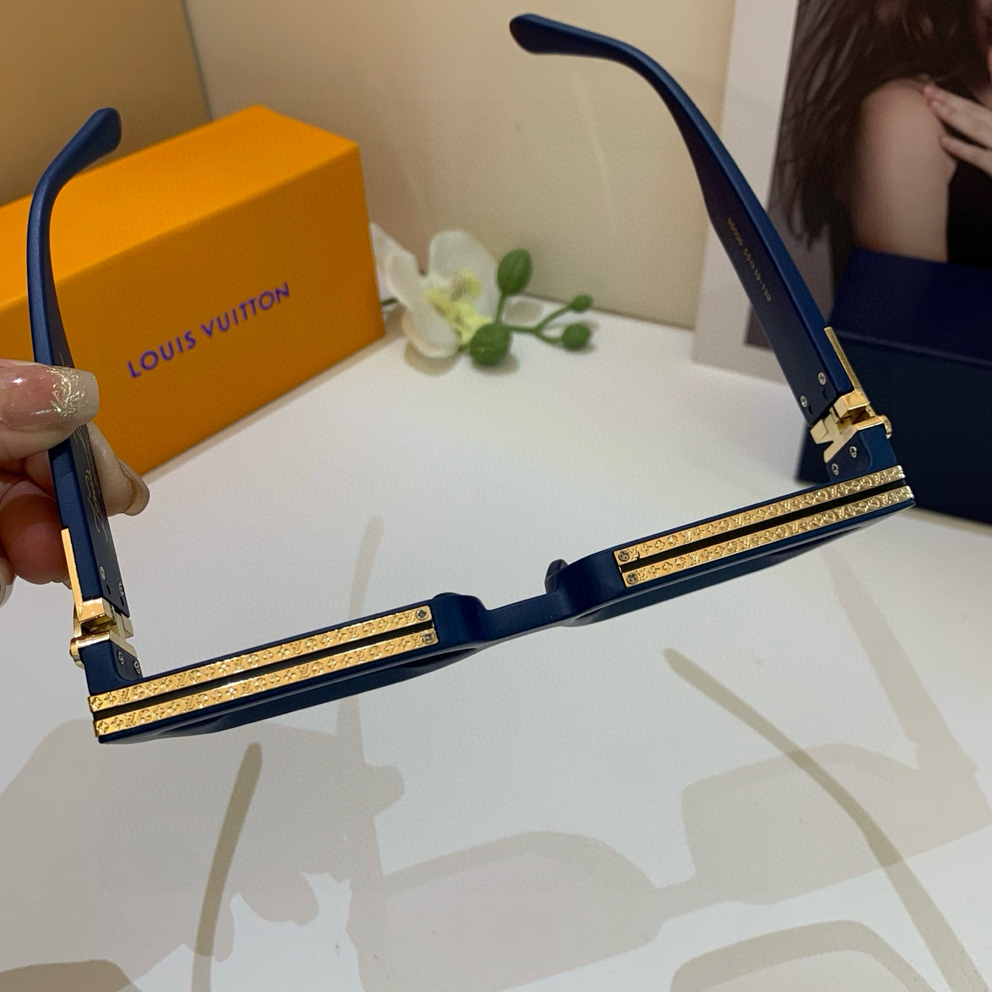 Louis Vuitton Trendy Square Sunglasses - Stylish and Protective Eyewear 9 i1749222681783 8253 0 7
