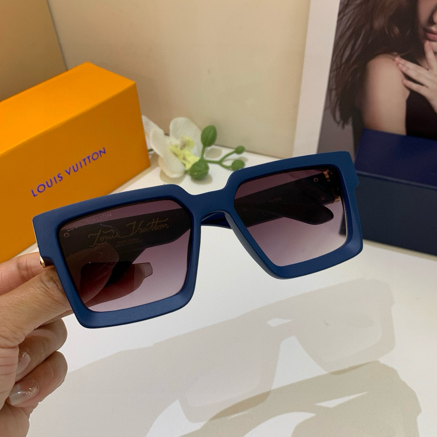Louis Vuitton Trendy Square Sunglasses - Stylish and Protective Eyewear 4 i1749222681783 9378 0 2
