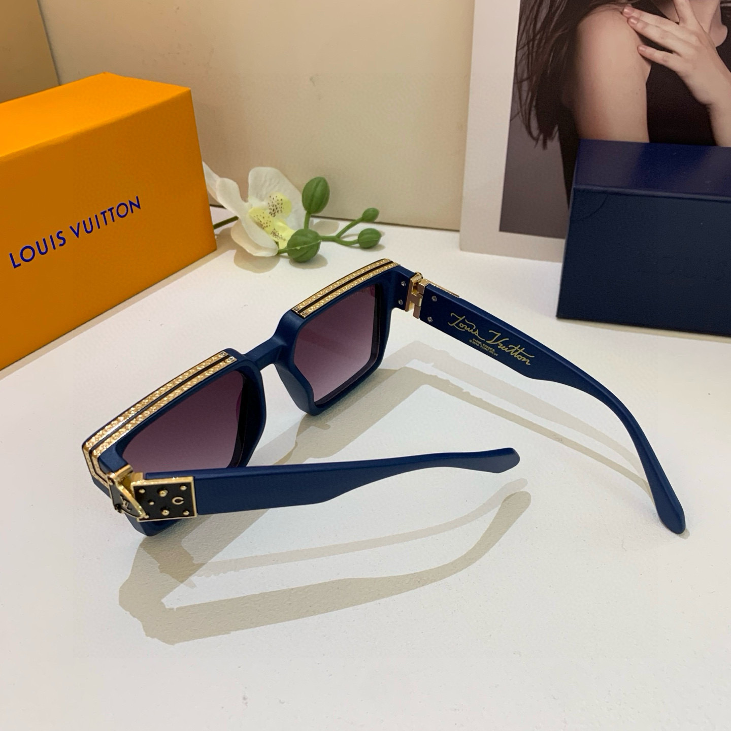 Louis Vuitton Trendy Square Sunglasses - Stylish and Protective Eyewear 8 i1749222683055 5034 0 6