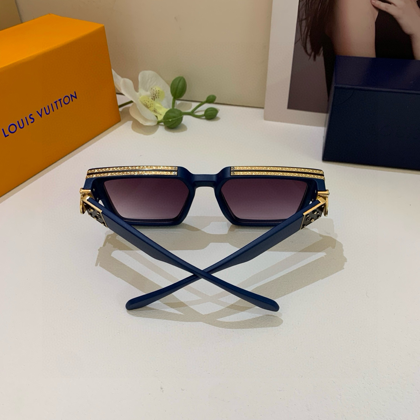 Louis Vuitton Trendy Square Sunglasses - Stylish and Protective Eyewear 7 i1749222683059 50 0 5