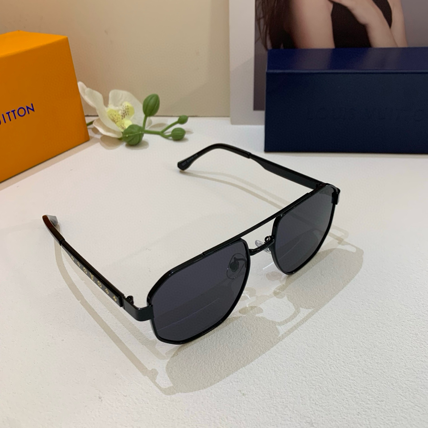 Louis Vuitton Classic Square Frame Sunglasses, Outdoor Sun Protection, Fashionable