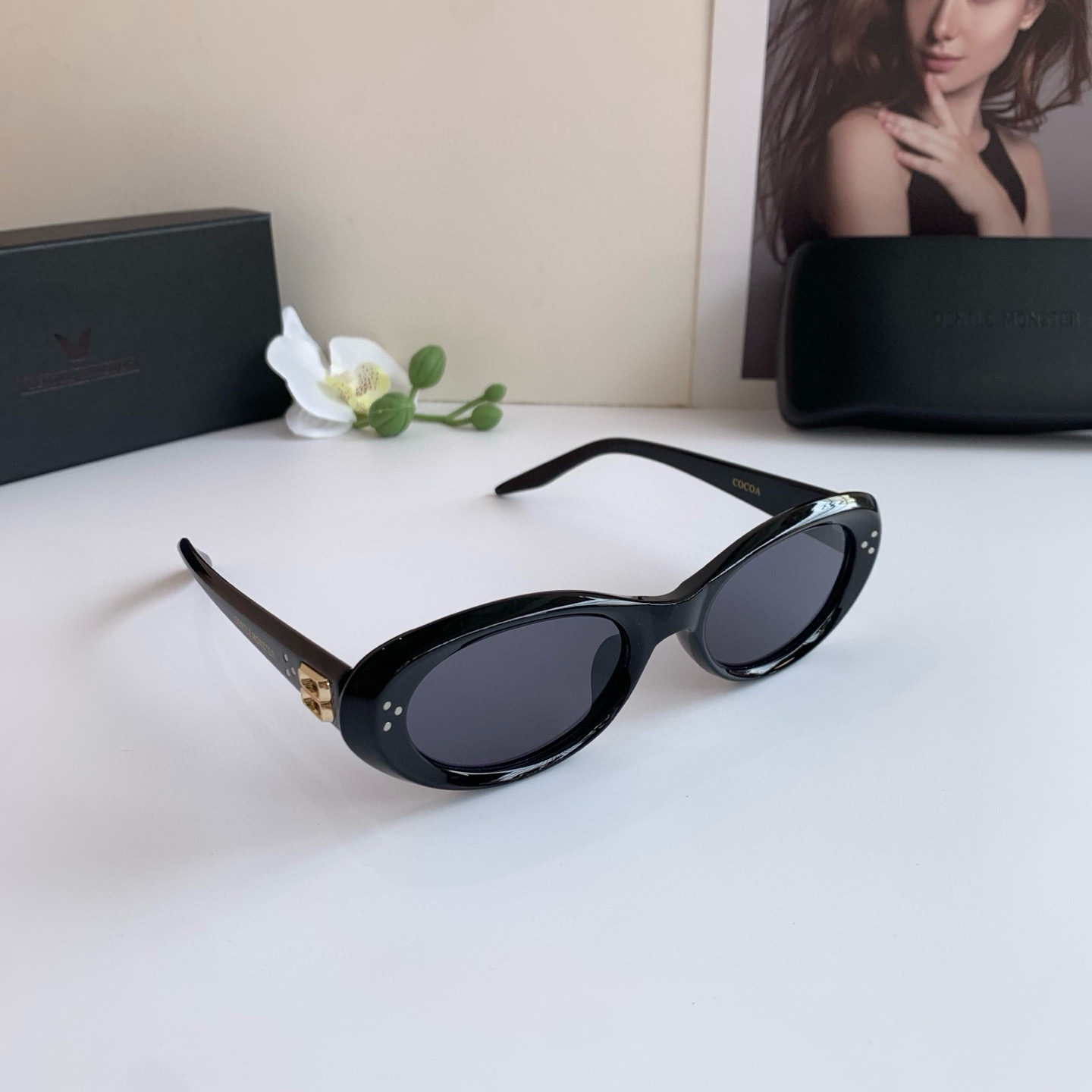 Korean Version High-End Sunglasses: Red-Black Square Narrow Frame for Summer Fashion - 图片 2