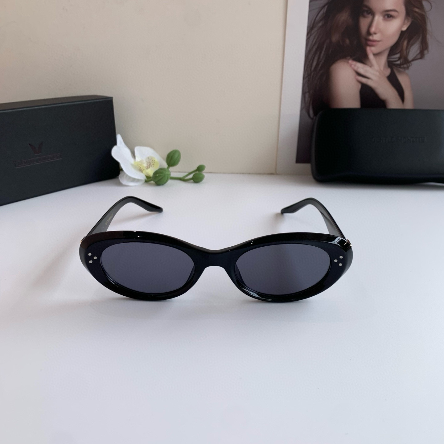 Korean Version High-End Sunglasses: Red-Black Square Narrow Frame for Summer Fashion - 图片 5