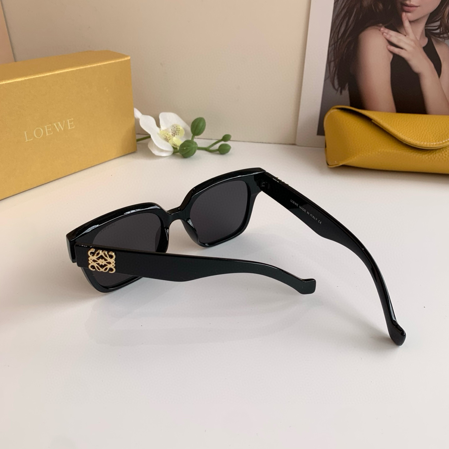 p. 263 Loewe, the new retro fashion box of Sunglasses, the little Red Book Mirrors, UV-protected glasses - 图片 9