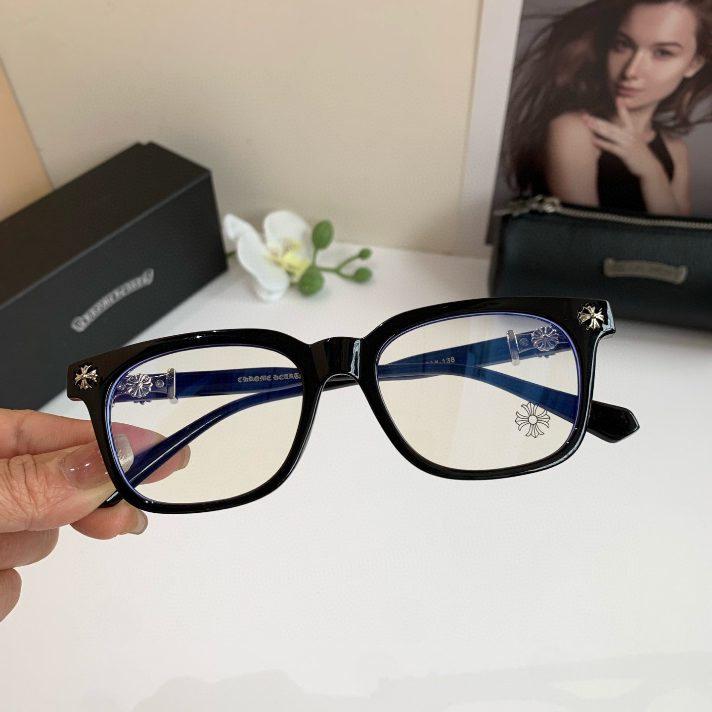 “New European-American Frame Optical Lens: Fashionable Sunglasses for Light Luxuries” - 图片 3