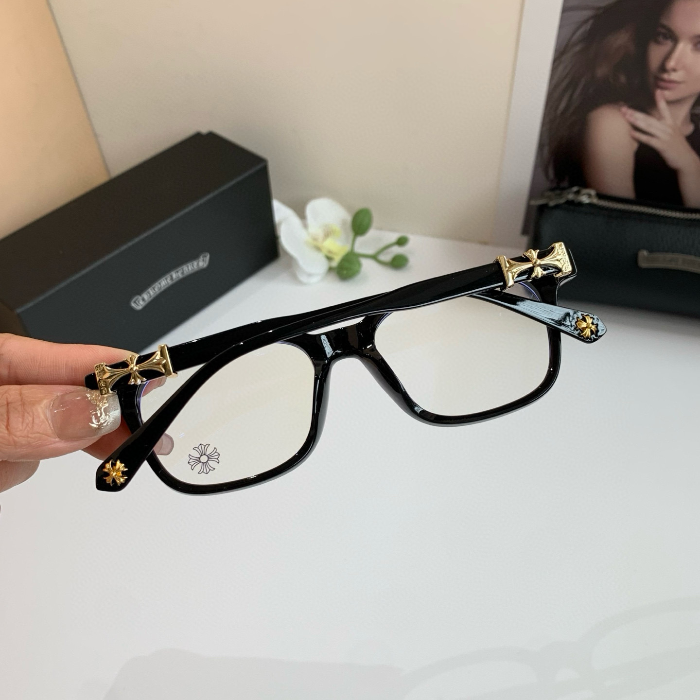 New European-American Frame Optical Lens for Fashionable Sunglasses: Light Luxuries of the Net - 图片 5