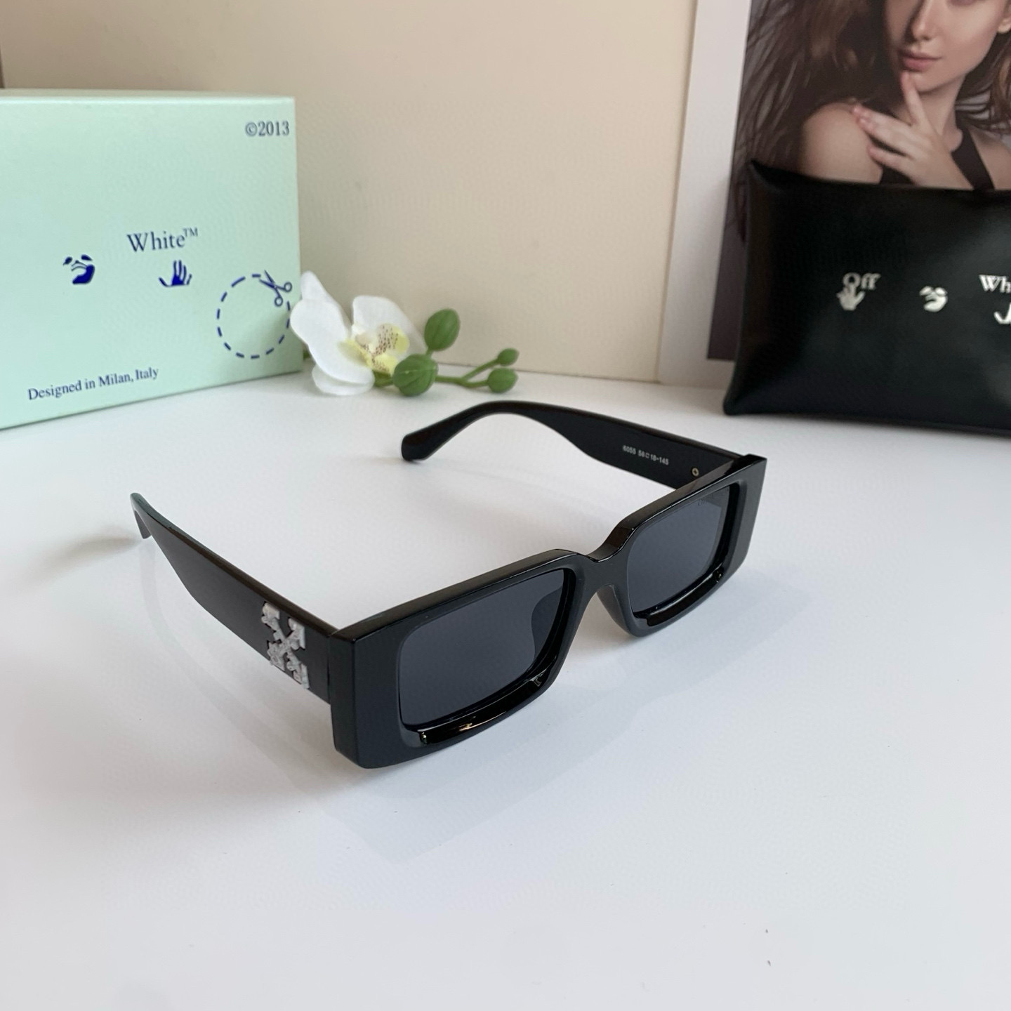p245 Off-White design little box sunglasses, super-lighty, stylish sunglasses, hundred glasses out