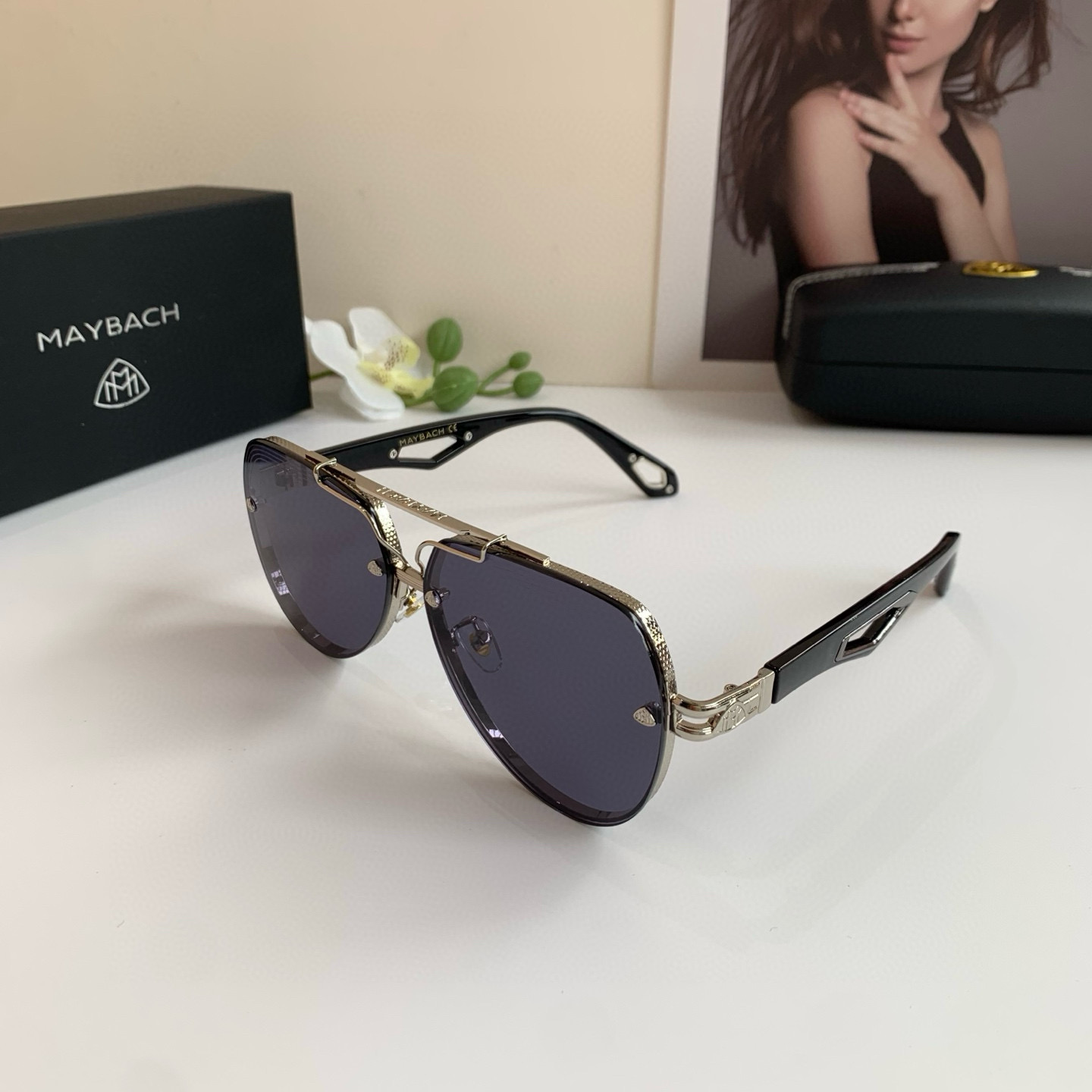 “Maybach McBach: Stylish Outdoor Travel Sunglasses for Metal Man” - 图片 2