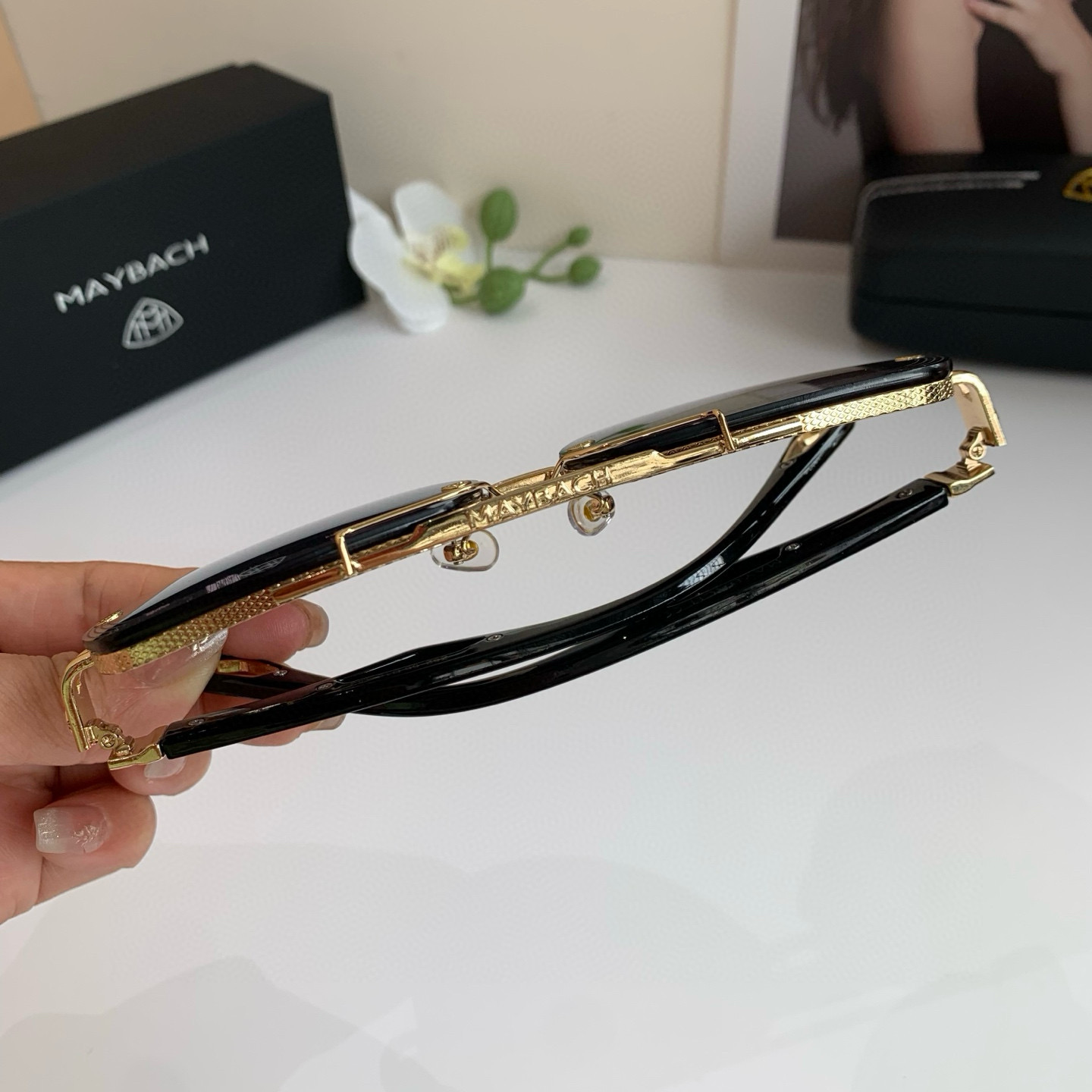 “Maybach McBach: Fashionable Metal Sunglasses for Outdoor Travel” - 图片 8
