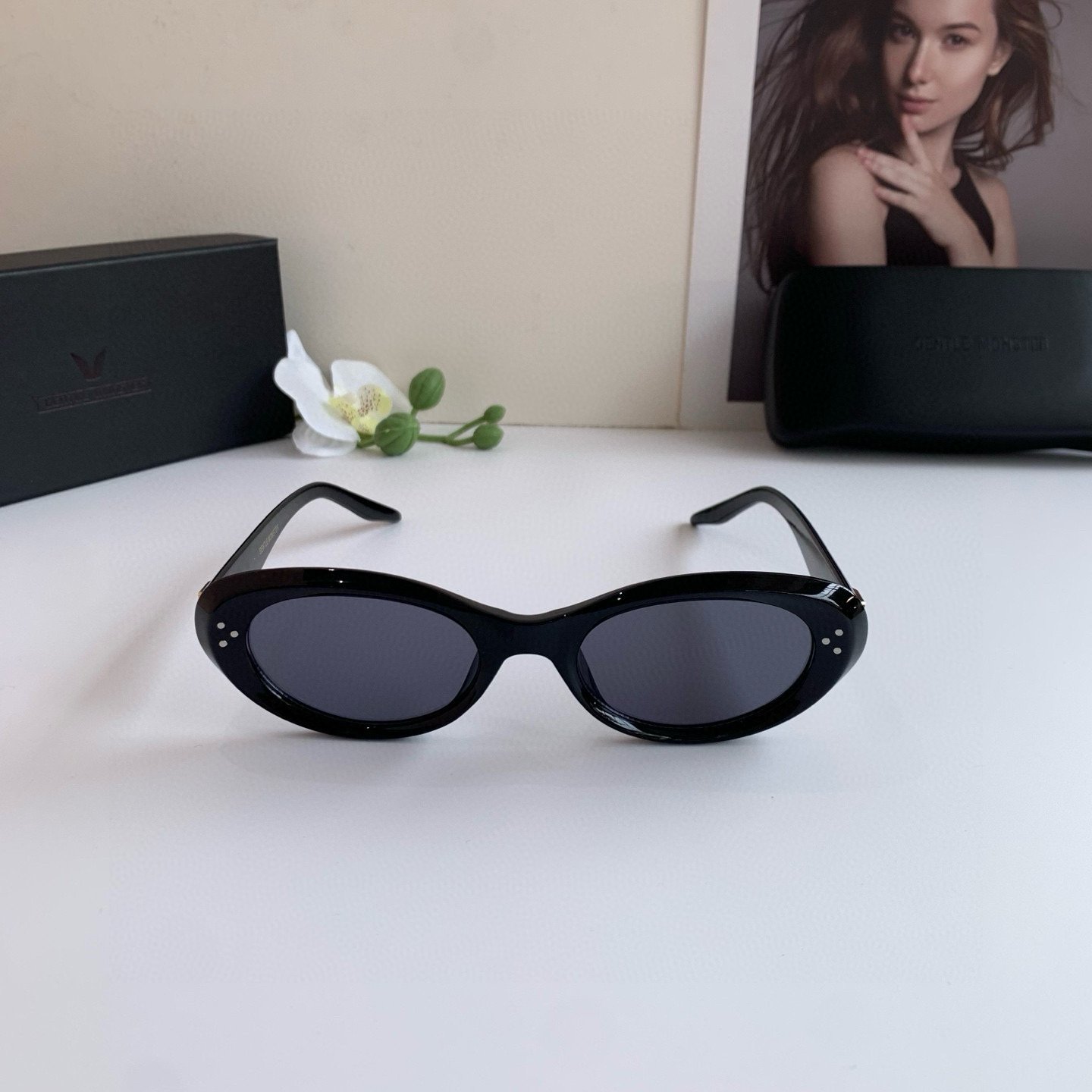 Korean Version Fashion Sunglasses: Red-Black Square Frame, High-End Summer Eyewear - 图片 5