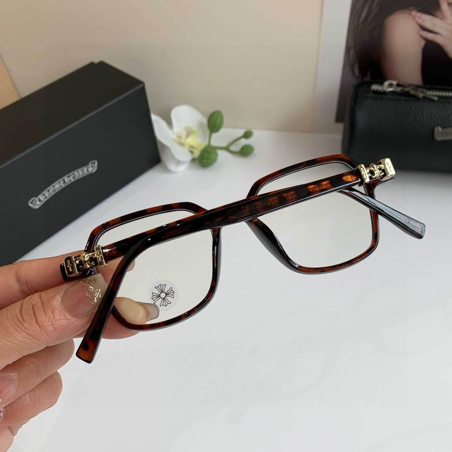 New European-American Frame Optical Lens: Fashionable Sunglasses for Light Luxuries - 图片 5