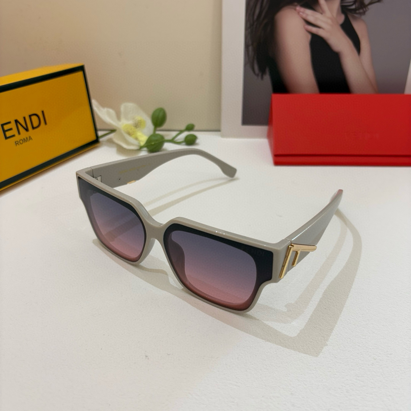 Fendi’s Findi Collection: A Variety of Finely Crafted Designs on Page 263 - 图片 2