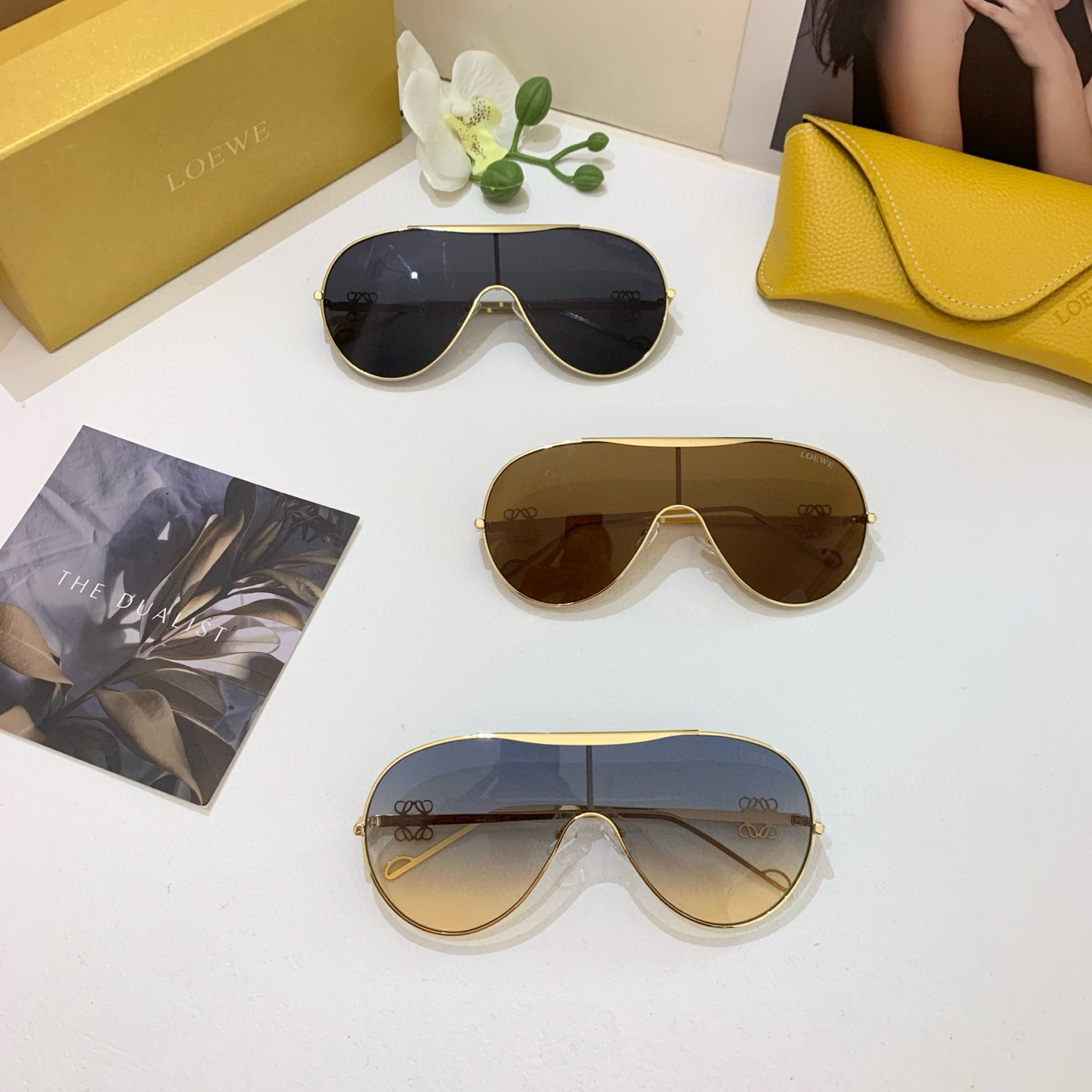 Fashion Brand Loewe Showcases Red-Colored UV Sunglasses in New Foreign Trade Retrospective - 图片 9