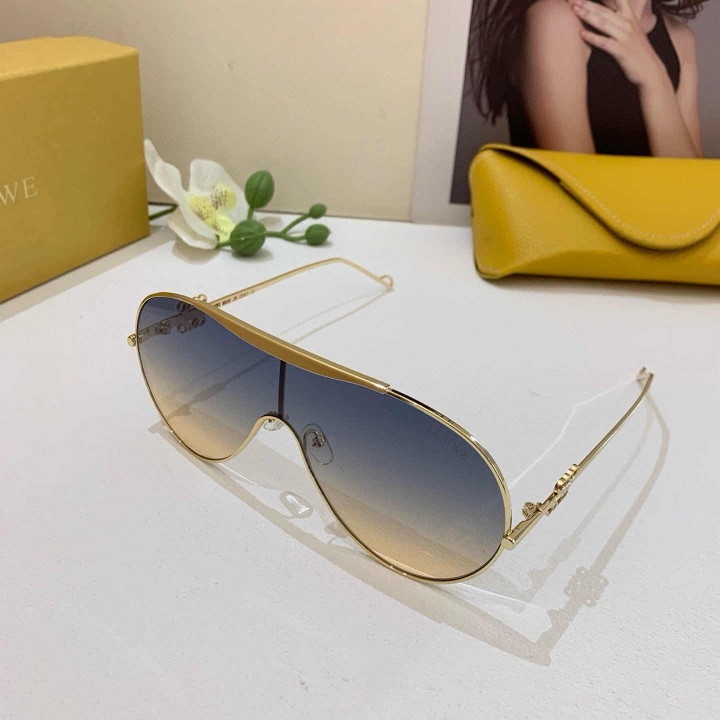 Fashion Brand Loewe Introduces Red-Colored UV Sunglasses in Foreign Trade Retrospective Collection - 图片 2