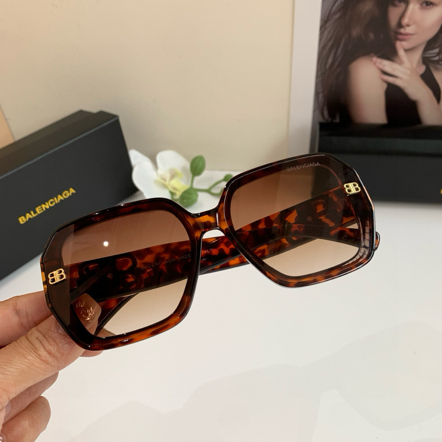 Balenciaga 2025 Sunglasses: New Stars, Fashion Glasses for Men and Women - 图片 3