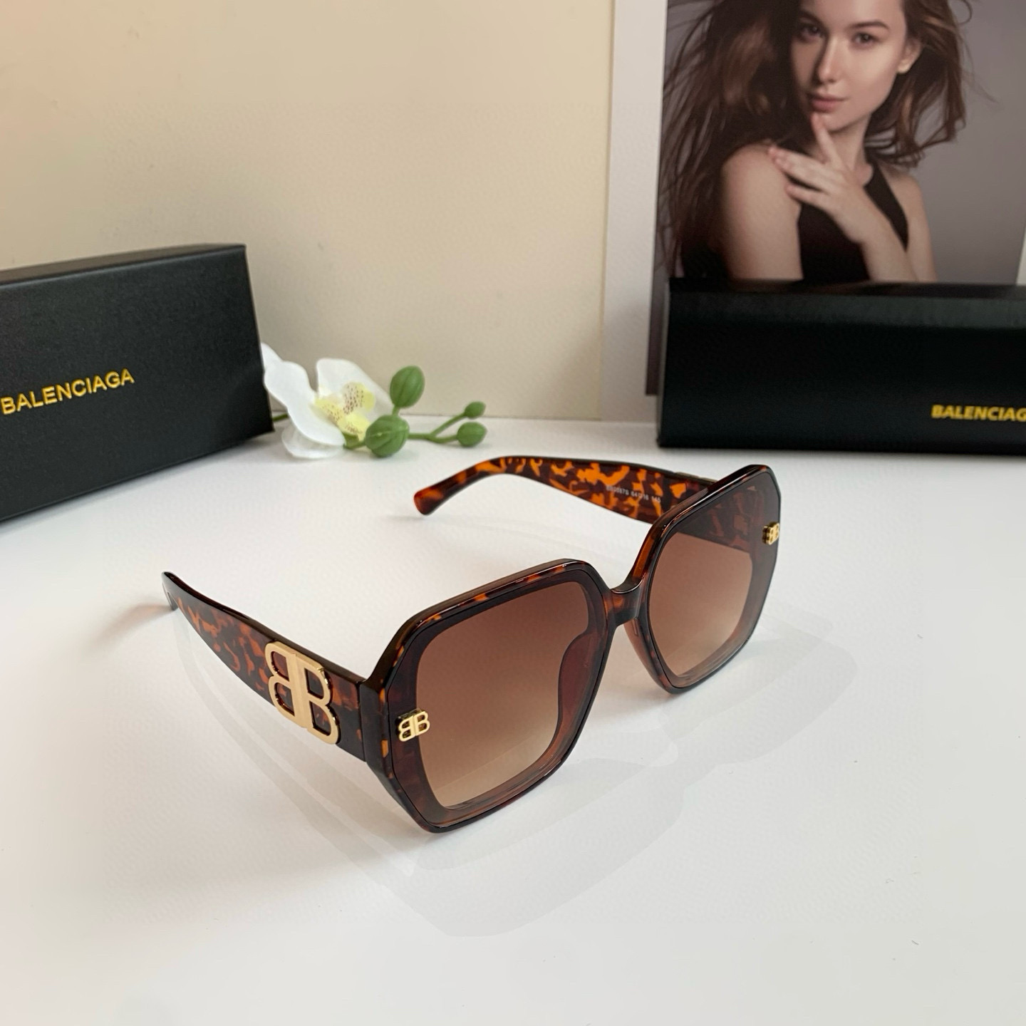 Balenciaga 2025 Sunglasses: New Stars, Fashion Glasses for Men and Women - 图片 1