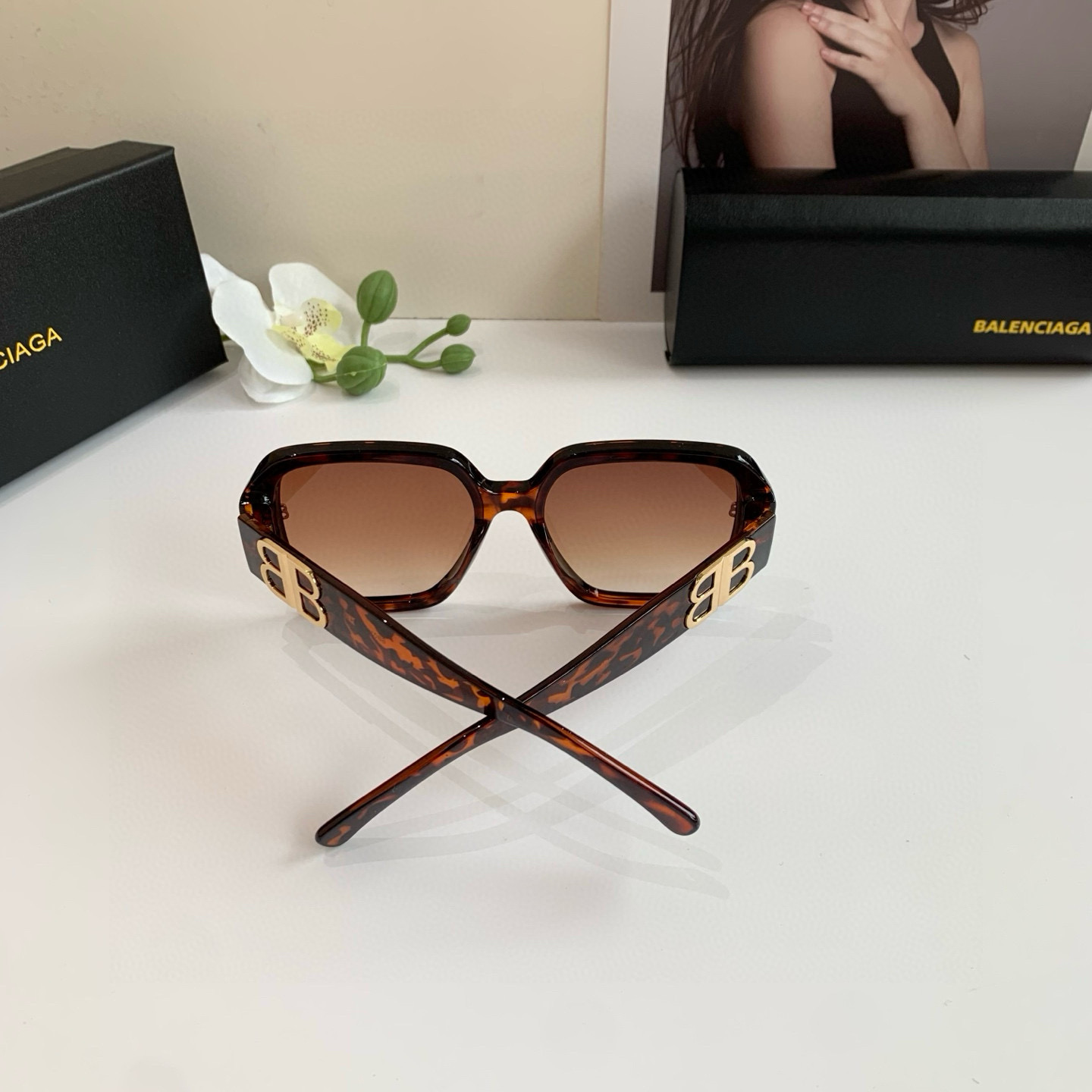 Balenciaga 2025 Sunglasses: New Stars, Fashion Glasses for Men and Women - 图片 8