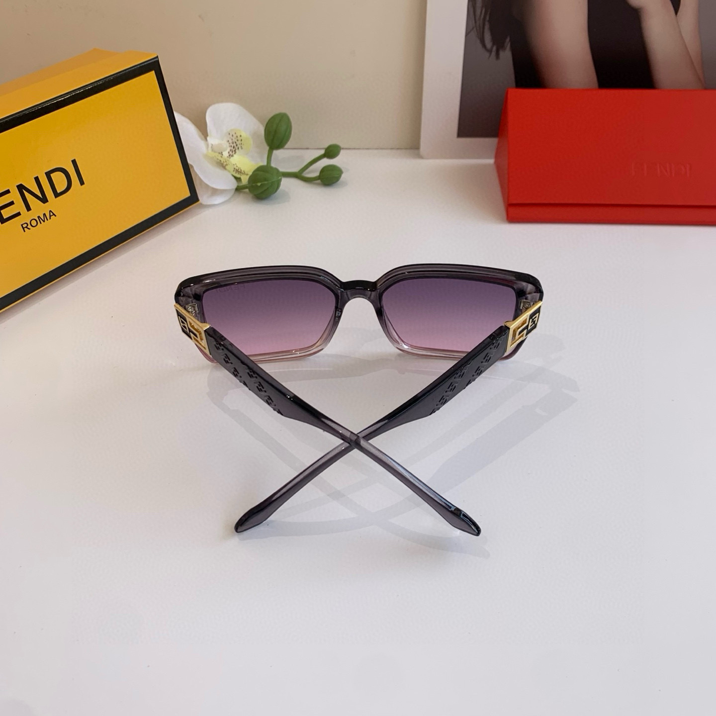 Summary: Fendifendy, Redline F, Sunnish sunglasses, Away-drive glasses on page 263. - 图片 6