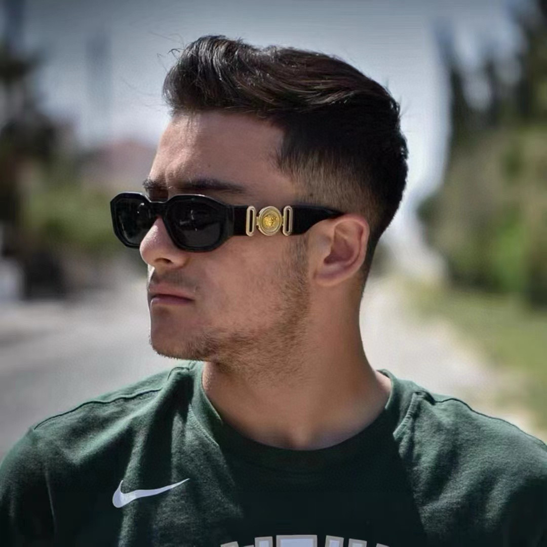 VERSACE Sunglasses: Unique Italian Design for Men and Women, Classic Logo, Small and Simple - 图片 1