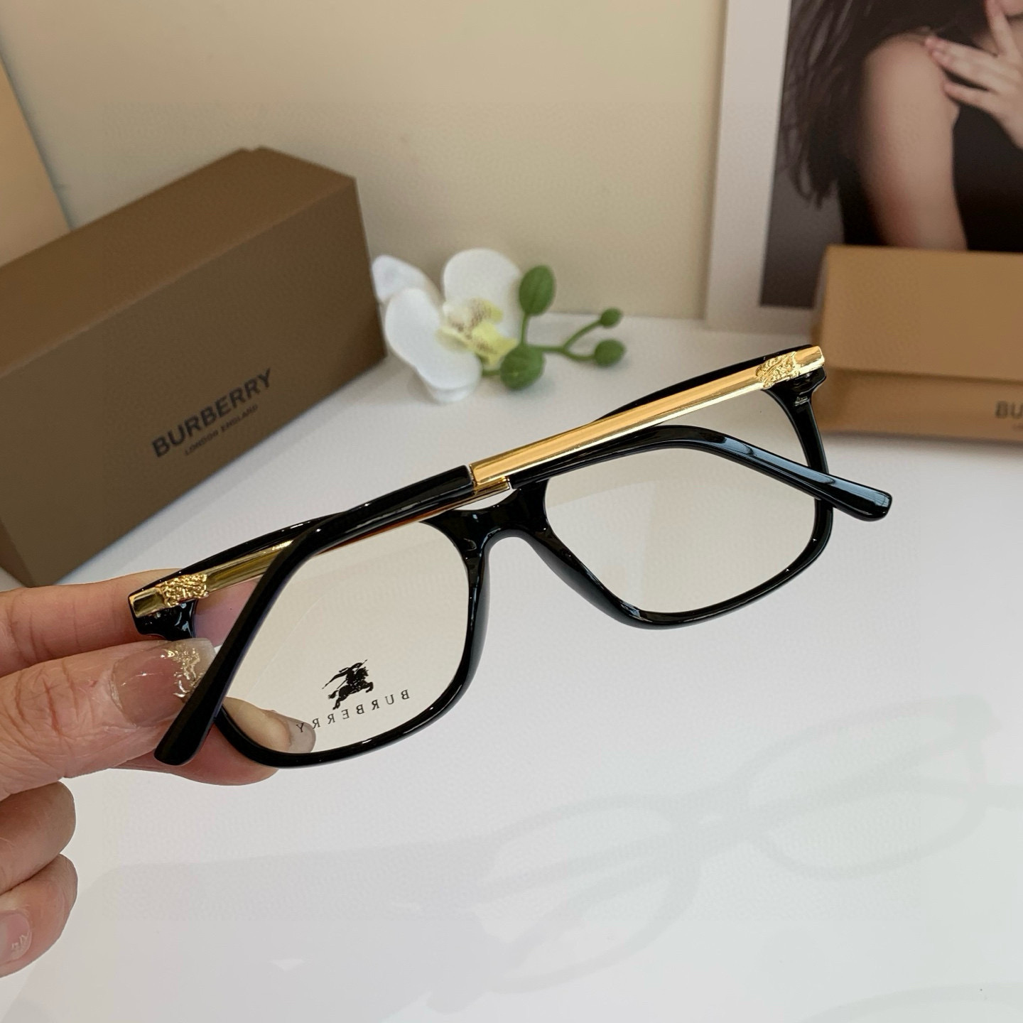 P245 BURBERRY, BARBERRY, BARBOLLY, 2025 NEW PLACE HOLE HOLDING HOLDING HOLDERS AND HOLDING HOLDING HOLDERS AND HOLDING HOLDERS - 图片 2